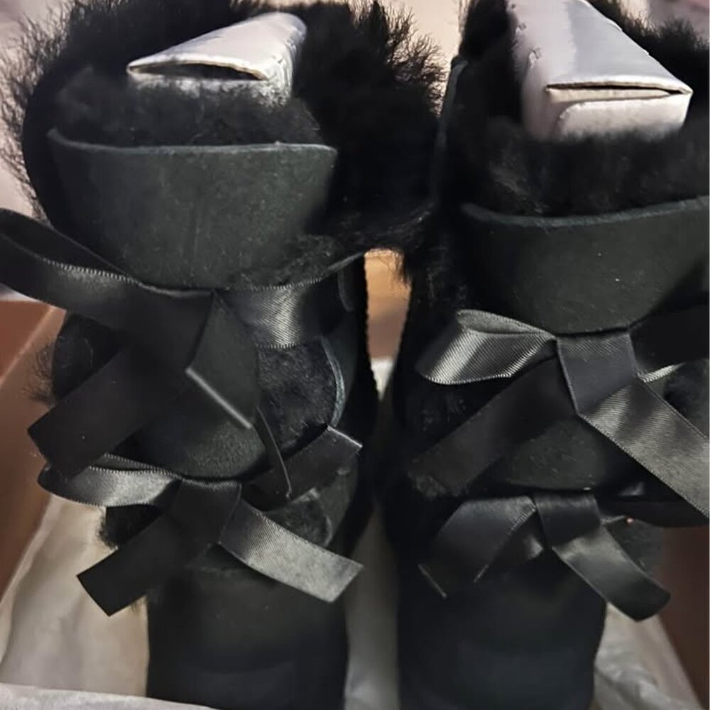 Ugg Black Bailey Bow II